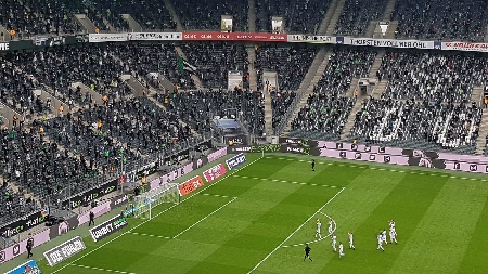 10.383 Zuschauer im Borussia-Park