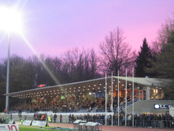 Haupttribne im Stadsparkstadion der KV Turnhout
