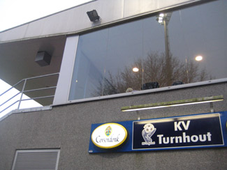 Haupttribne bei KV Turnhout