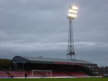Einsamer Pylon im Dalymount Park/Dublin