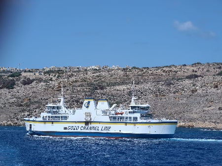 Per Schiff nach Gozo