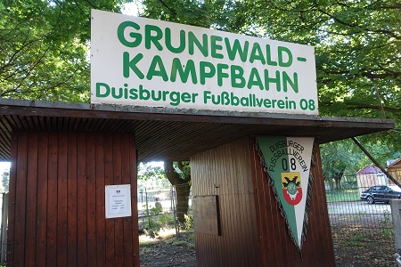 Eingangstor der Grunewald-Kampfbahn