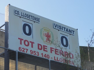 Anzeigetafel im Camp Municipal de Futbol von CD Llosetense