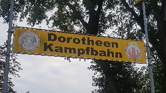 Eingang Dorotheen-Kampfbahn