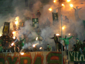 Omonia-Fans im Stadion Dasaki in Achnas