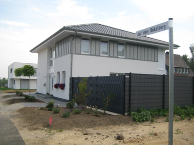 Kassenhäuschen neben der Haupttribüne