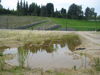 Kassenhäuschen neben der Haupttribüne