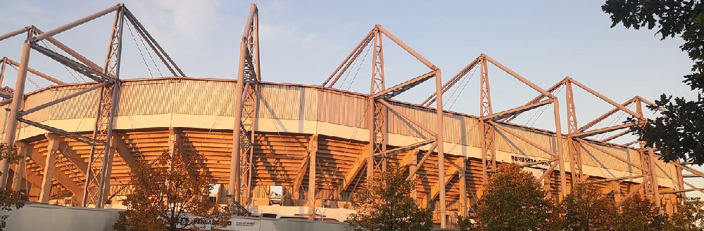 Der Borussia-Park in der Abendsonne