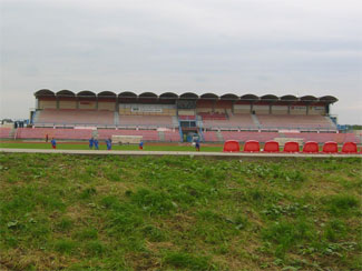 Tribüne im Mladosti