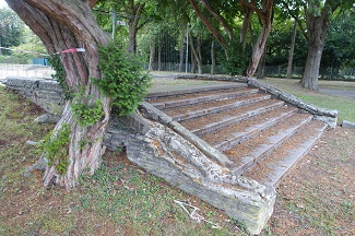 Aufgang zum Rasenplatz