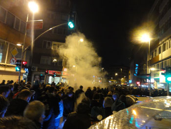 Borussias Fanmarsch zum Stadion von Fenerbahce Istanbul