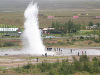 Der Geysir Strokkur