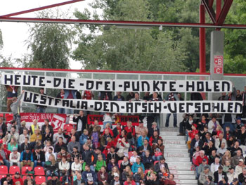 Haupttribüne beim Hoogstraten VV