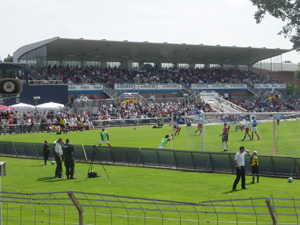 Haupttribüne des Holstein-Stadions