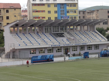 Haupttribüne beim FK Kukesi