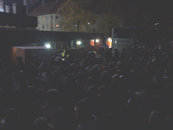 Die Zuschauer, sie harren aus