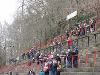 Naturtribüne im Stade de Thillenberg