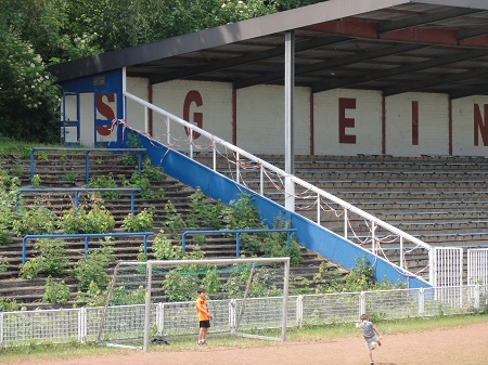 Stufen im Südstadion von Eintracht Gelsenkirchen