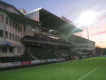 Die Haupttribüne der Norrporten Arena in Sundsvall