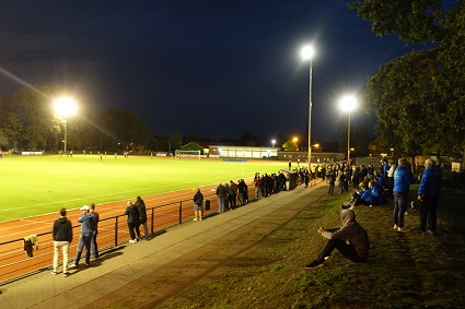 Das Flutlicht brennt!