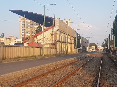 Sonne, Gleise, Stadion
