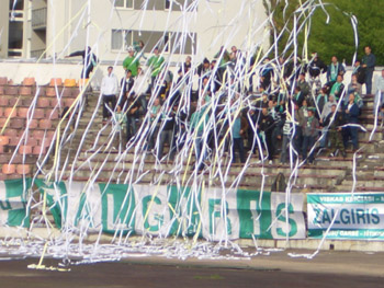 Nettes Intro der Heimfans